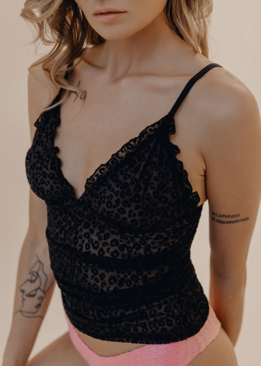 Czarna koszulka z siateczki w zwierzęcy print | Koszulka exotic | Sklep internetowy SeeMe Shop