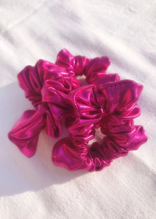 Ciemnoróżowe scrunchie do włosów | Sklep internetowy SeeMe Shop