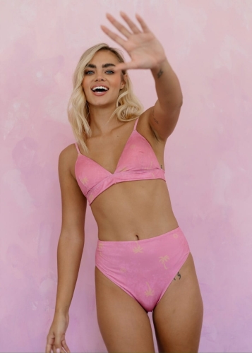 Różowe majtki do pole dance z marszczeniem na pupie | Sklep internetowy SeeMe Shop