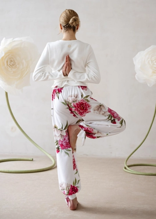 Luźne spodnie do tańca lub jogi w kwiatowy wzór | Spodnie do jogi | Ubrania do jogi | Sklep internetowy SeeMe Shop