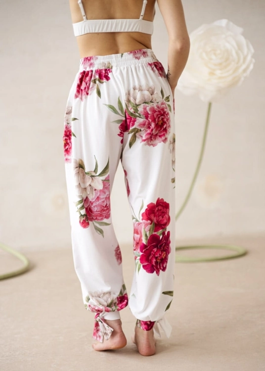 Luźne spodnie do tańca lub jogi w kwiatowy wzór | Spodnie do jogi | Ubrania do jogi | Sklep internetowy SeeMe Shop