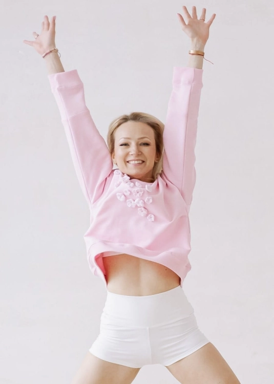 Bluza BOHO z kwiatową aplikacją | Strój na jogę | Sklep internetowy SeeMe Shop