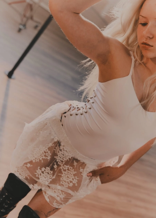Koronkowe spodenki do exotic pole dance | Strój do exotica | Sklep internetowy SeeMe Shop