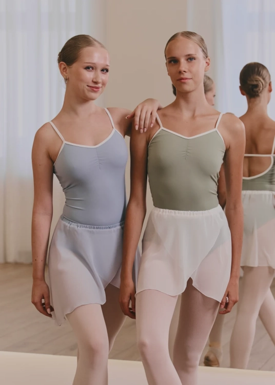 Baletnice ubrane w body do baletu | Leotard baletowy | Sklep internetowy SeeMe Shop